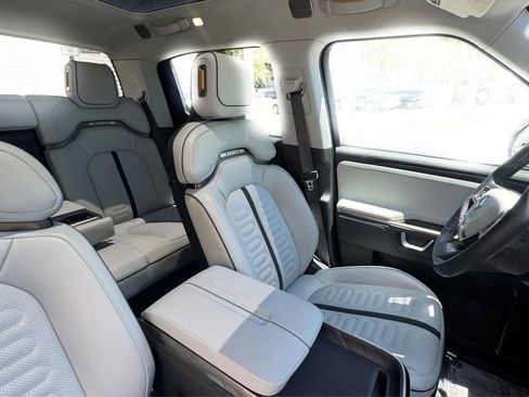 Used 2024 Rivian R1T Adventure AWD/4WD image 19