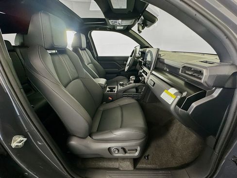 Used 2025 Toyota 4Runner Limited image 29