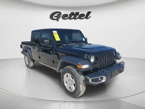 Used 2023 Jeep Gladiator Sport image 2