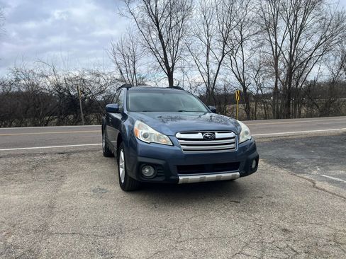 Used 2013 Subaru Outback 3.6R Limited w/ Moonroof Pkg image 8