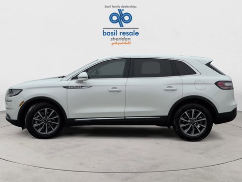 Used 2021 Lincoln Nautilus AWD image 3