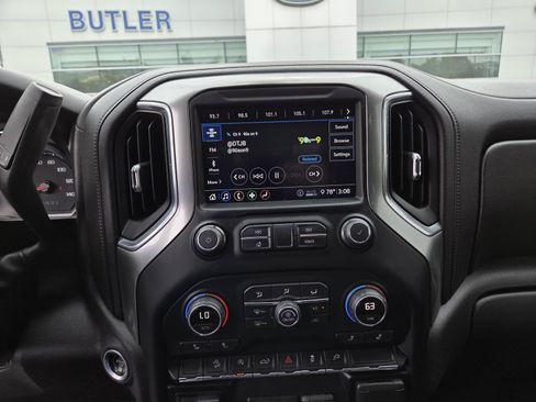 Used 2020 Chevrolet Silverado 1500 RST AWD/4WD image 25