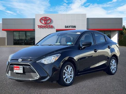 Used 2017 Toyota Yaris iA FWD image 2