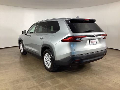 Used 2024 Toyota Grand Highlander AWD image 7