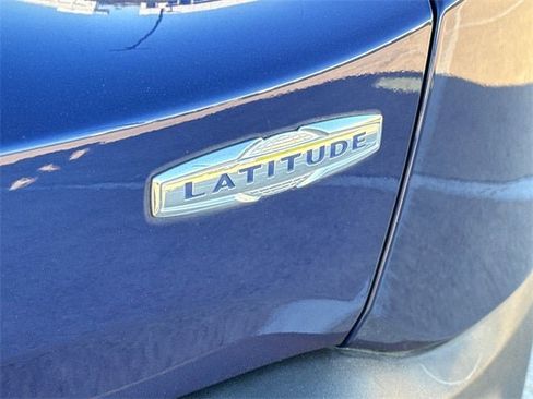 Used 2017 Jeep Renegade Latitude image 7