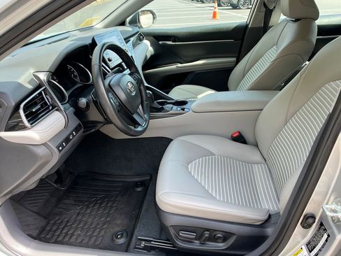Used 2023 Toyota Camry SE AWD/4WD image 9