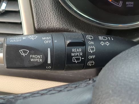 Used 2020 Jeep Grand Cherokee Limited image 28