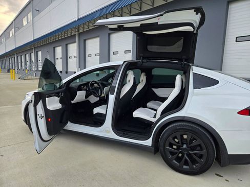 Used 2019 Tesla Model X Long Range image 15