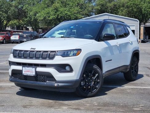 Used 2022 Jeep Compass Latitude AWD/4WD image 1