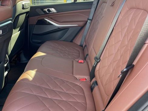 Used 2024 BMW X5 xDrive40i w/ Premium Package image 2