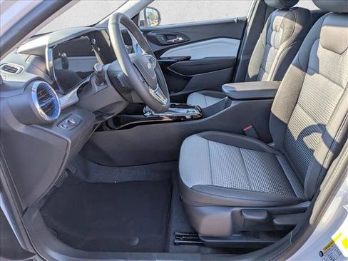 New 2026 Chevrolet Trax LT w/ Driver Confidence Package image 15