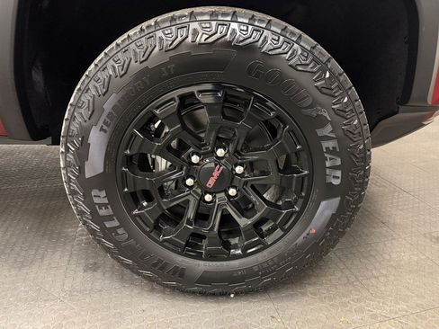 New 2026 GMC Canyon Elevation w/ Convenience Package image 13