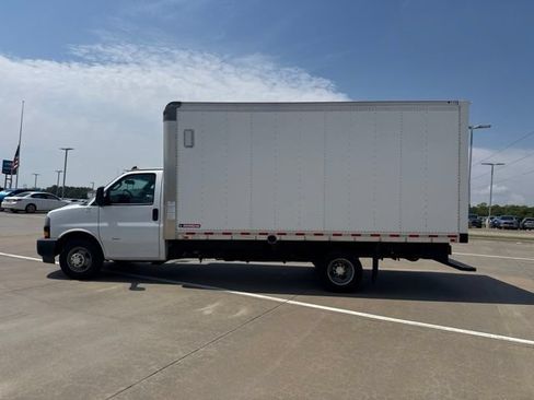 Used 2020 Chevrolet Express 3500 Extended w/ Power Convenience Package RWD image 3