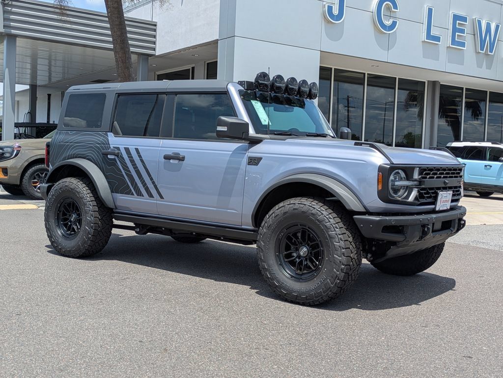 New 2025 Ford Bronco Badlands AWD/4WD image 2