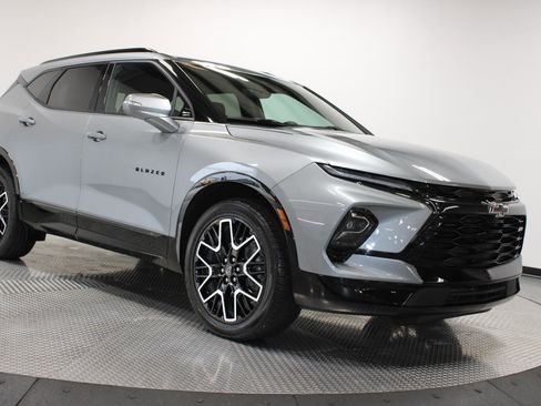 Used 2024 Chevrolet Blazer RS w/ Driver Confidence II Package FWD image 18