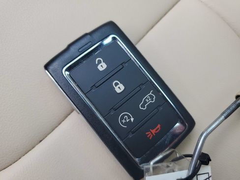 Used 2023 Jeep Grand Cherokee Limited AWD/4WD image 27