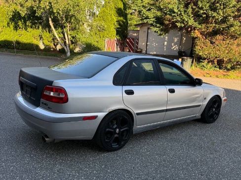 Used 2001 Volvo S40 FWD image 6
