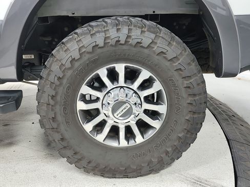 Used 2022 Ford F250 Lariat w/ Lariat Ultimate Package AWD/4WD image 19