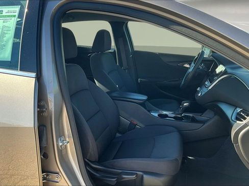 Used 2024 Chevrolet Malibu LT image 27