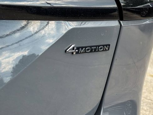 Used 2024 Volkswagen Atlas Peak Edition SEL AWD/4WD image 17