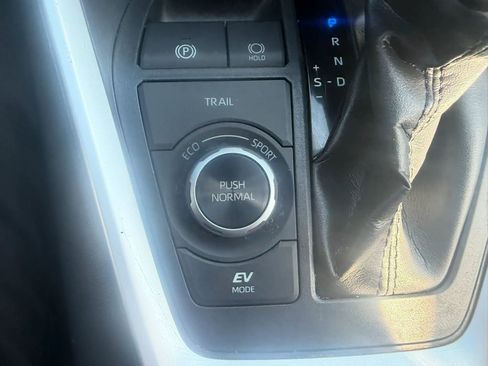 Used 2019 Toyota RAV4 XLE w/ Convenience Package AWD/4WD image 21