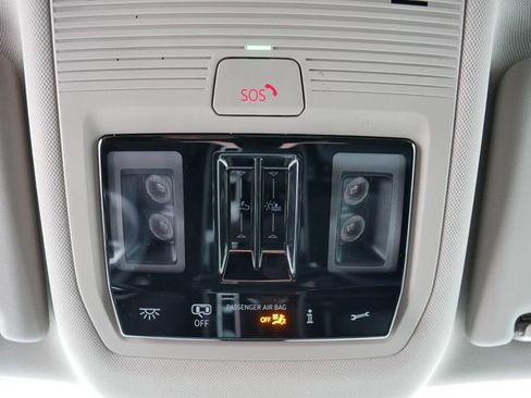 Certified 2025 Volkswagen Atlas SE image 37