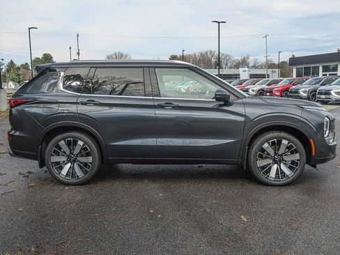 New 2026 Mitsubishi Outlander SEL FWD image 9
