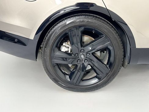 Used 2025 Land Rover Discovery Dynamic SE AWD/4WD image 34