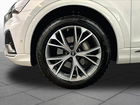 Used 2023 Audi Q8 Premium Plus w/ Premium Plus Package AWD/4WD image 11