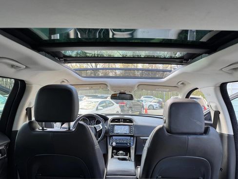 Used 2017 Jaguar F-PACE R-Sport image 43