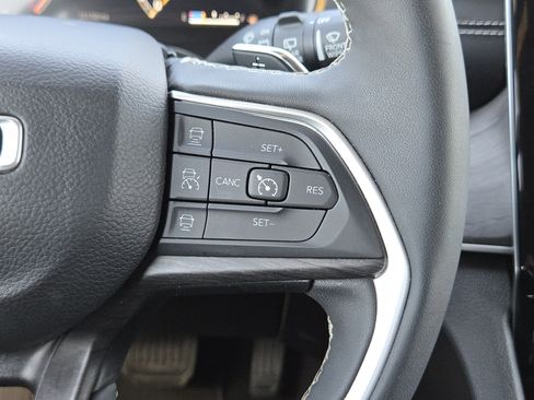 Certified 2024 Jeep Grand Cherokee L Limited w/ Luxury Tech Group II image 28