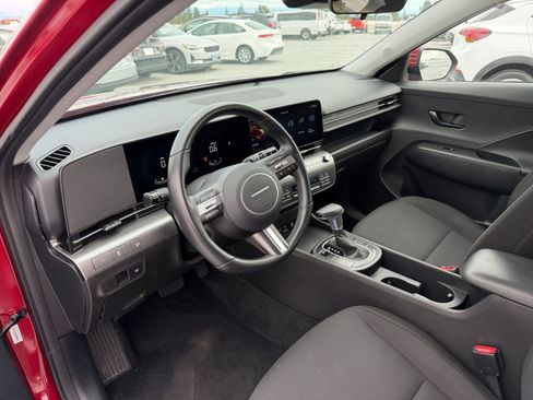 Used 2025 Hyundai Kona SEL image 34