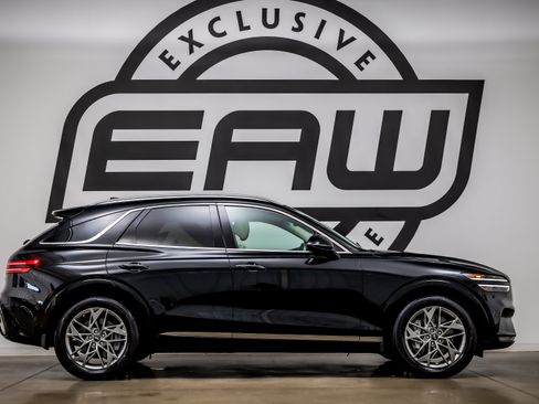 Used 2024 Genesis GV70 2.5T w/ Advanced Package AWD/4WD image 9