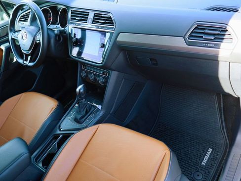 Used 2019 Volkswagen Tiguan SE image 27