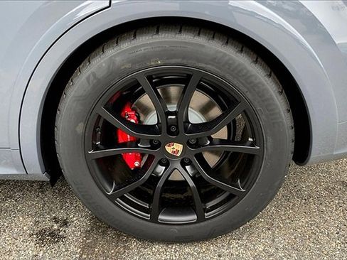 New 2026 Porsche Cayenne GTS image 16