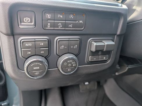 New 2026 Chevrolet Suburban RST AWD/4WD image 18