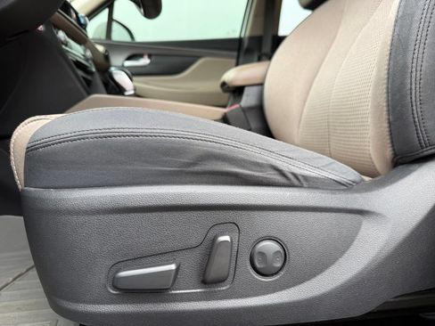 Used 2019 Hyundai Santa Fe SEL FWD image 10