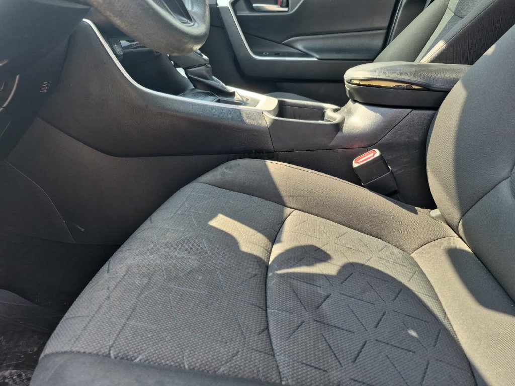 Used 2020 Toyota RAV4 XLE AWD/4WD image 10