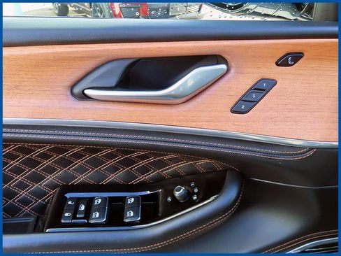 Certified 2023 Jeep Grand Cherokee L Summit image 13