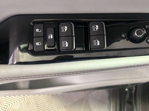 Used 2025 Jeep Wagoneer S Limited AWD/4WD image 22