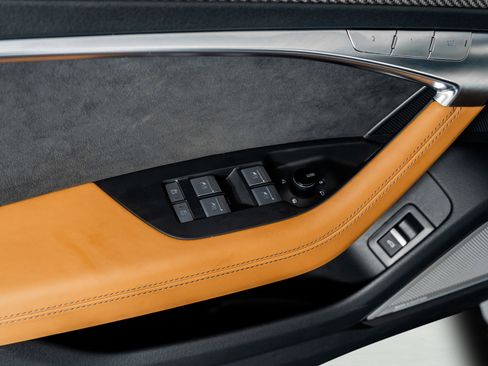 Used 2025 Audi RS 6 performance image 48