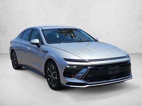 Certified 2024 Hyundai Sonata SEL FWD image 3