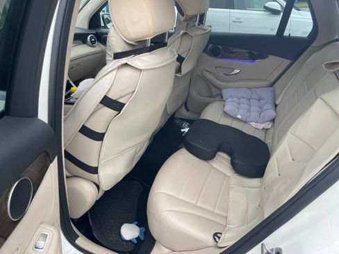 Used 2021 Mercedes-Benz GLC 300 4MATIC image 19