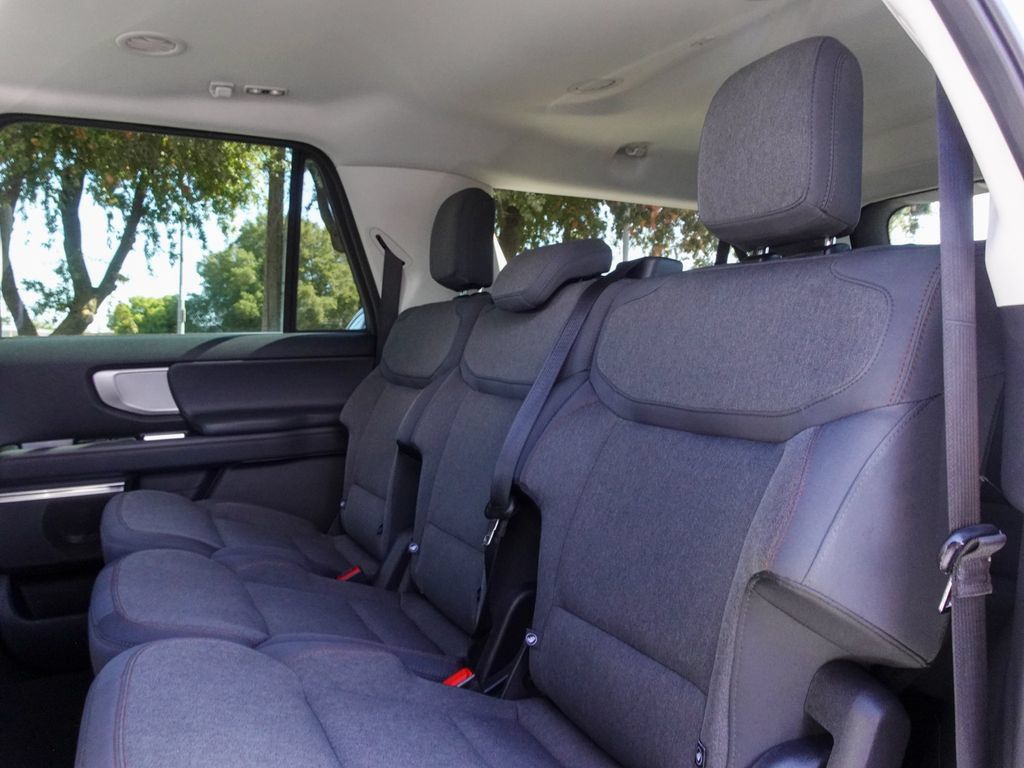 Used 2025 Ford Expedition Max Active AWD/4WD image 24