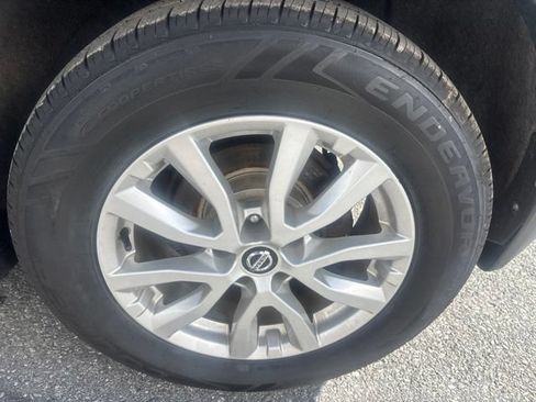Used 2018 Nissan Rogue SV w/ Premium Package AWD/4WD image 20