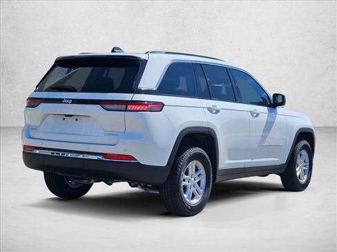 New 2025 Jeep Grand Cherokee Laredo w/ Luxury Tech Group I image 2