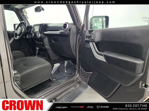 Used 2016 Jeep Wrangler Unlimited Sahara w/ Connectivity Group image 13