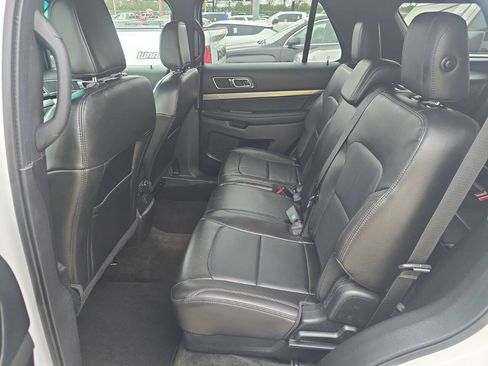 Used 2018 Ford Explorer XLT w/ Equipment Group 202A AWD/4WD image 12