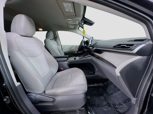 Used 2021 Toyota Sienna LE image 30
