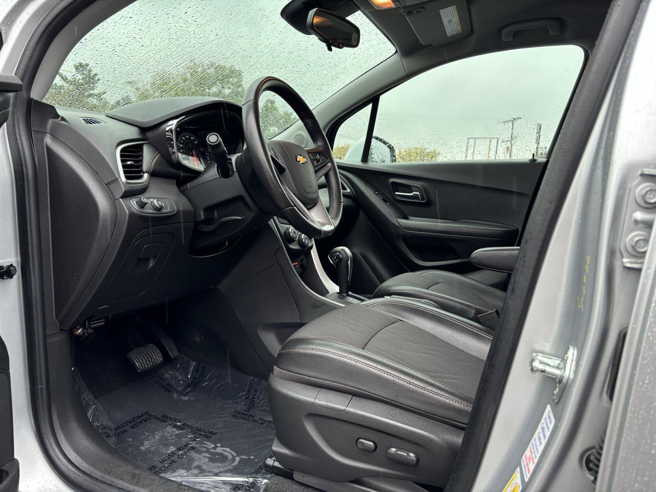 Used 2019 Chevrolet Trax LT w/ LT Convenience Package FWD image 16